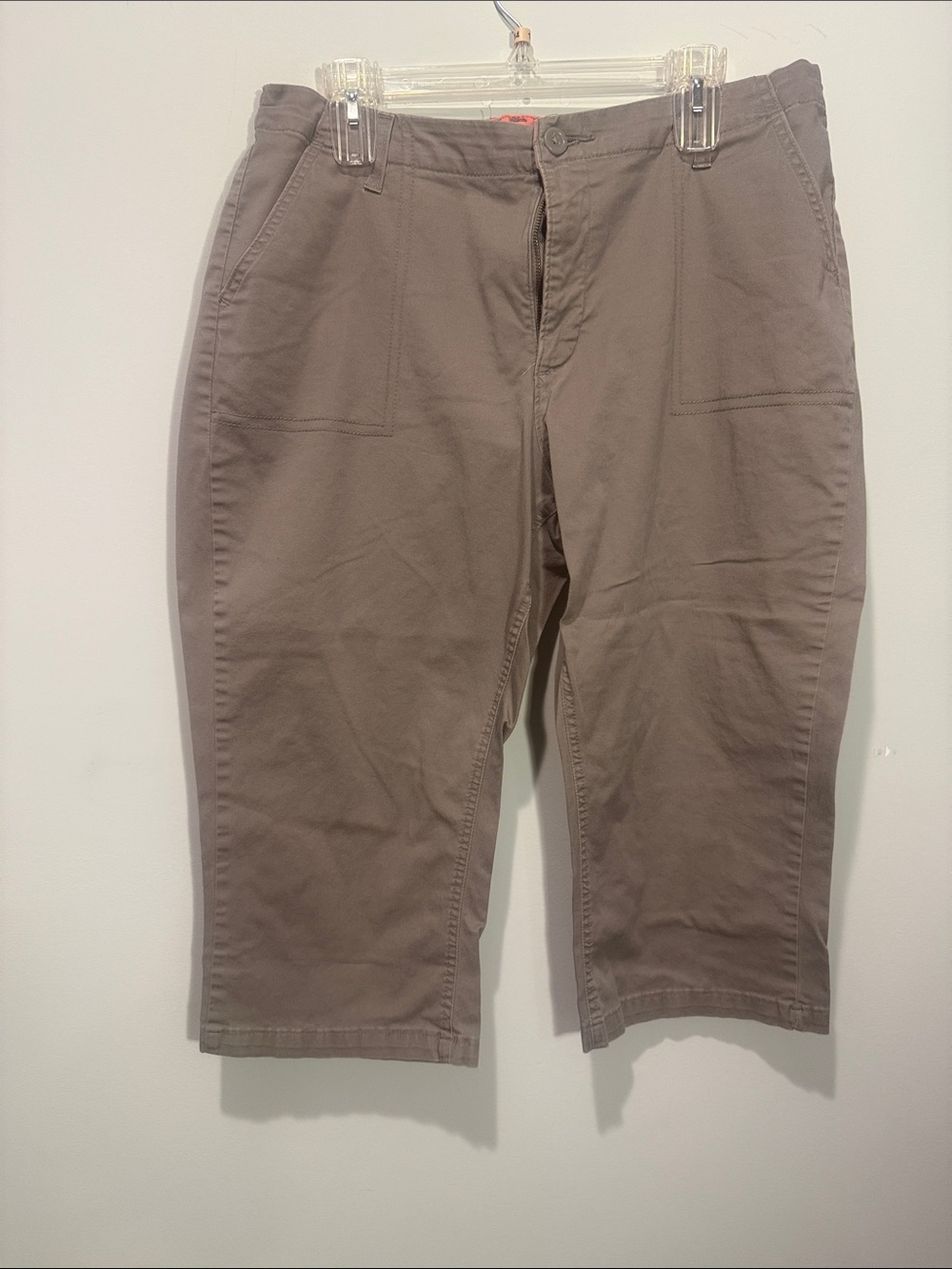 Cropped Utility-Style Pants in Taupe/Gray